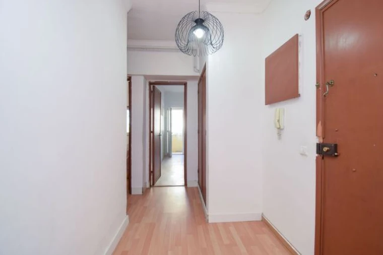 Apartamento T0 para Venda em Almada, Cova da Piedade, Pragal e Cacilhas Foto 3