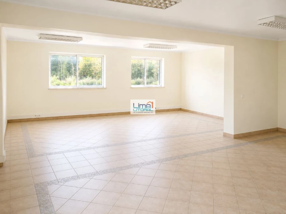 Armazém para Venda em Souto da Carpalhosa e Ortigosa Foto 4
