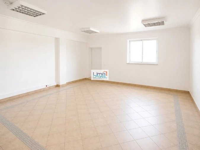 Armazém para Venda em Souto da Carpalhosa e Ortigosa Foto 6