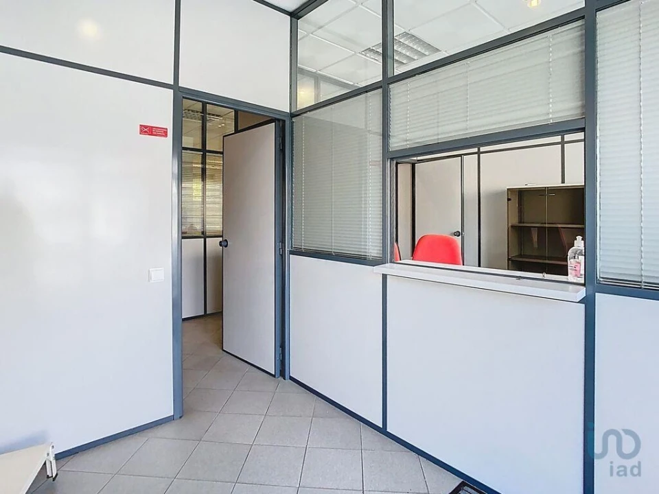 Escritório para Venda em Marinha Grande Foto 12