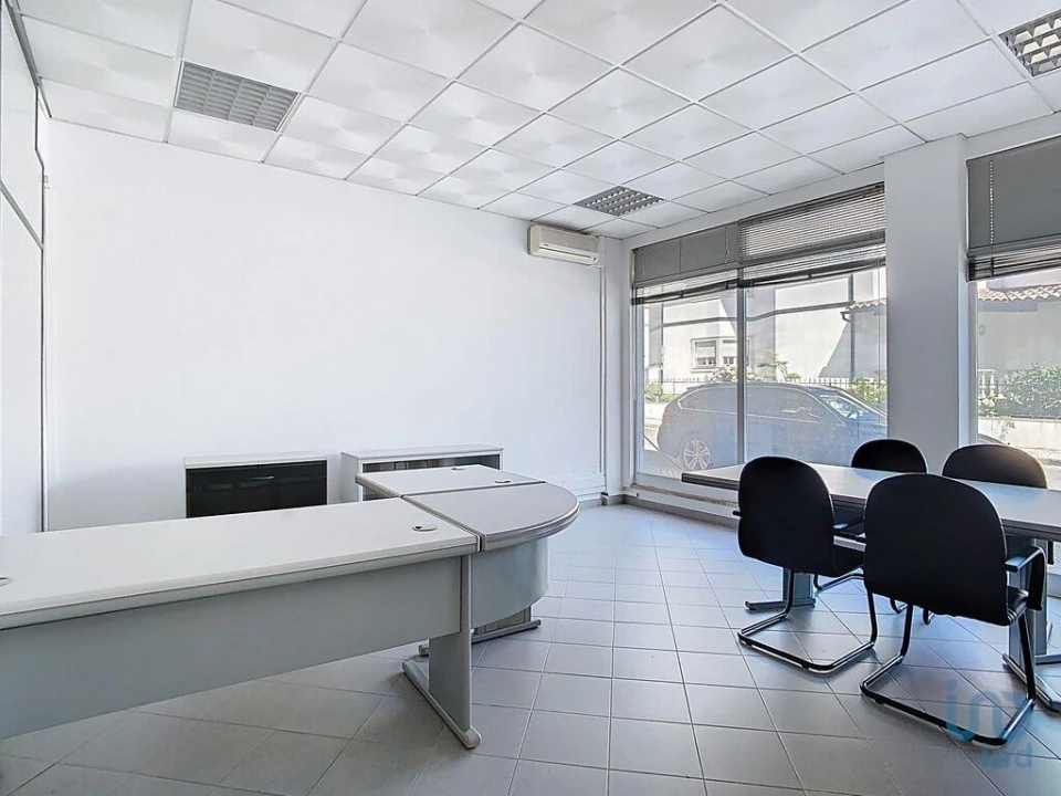 Escritório para Venda em Marinha Grande Foto 1