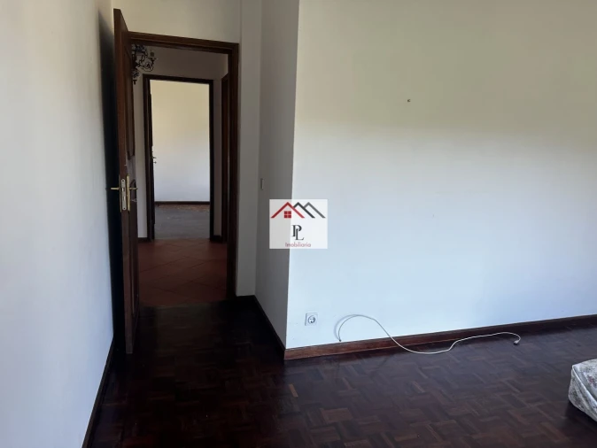 Moradia T3 para Venda em Almalagues Foto 21
