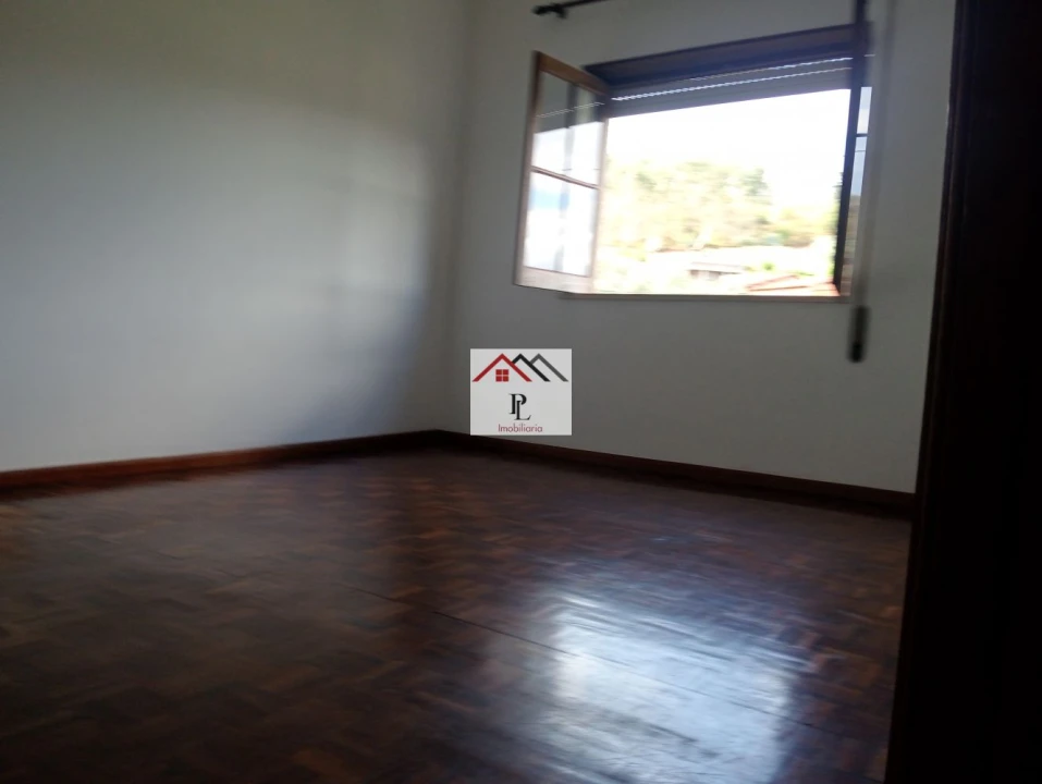 Moradia T3 para Venda em Almalagues Foto 47