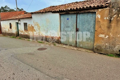 Moradia T1 para Venda em Alquerubim