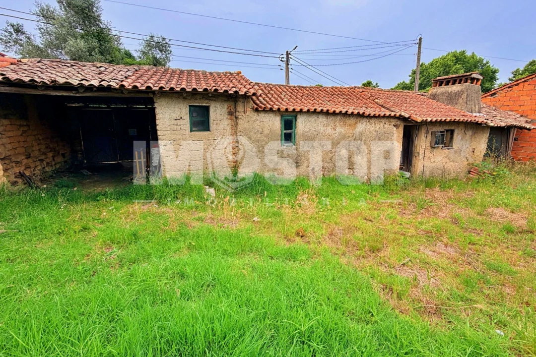 Moradia T1 para Venda em Alquerubim Foto 1