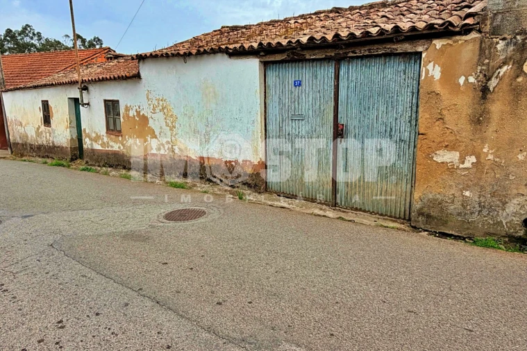 Moradia T1 para Venda em Alquerubim Foto 9