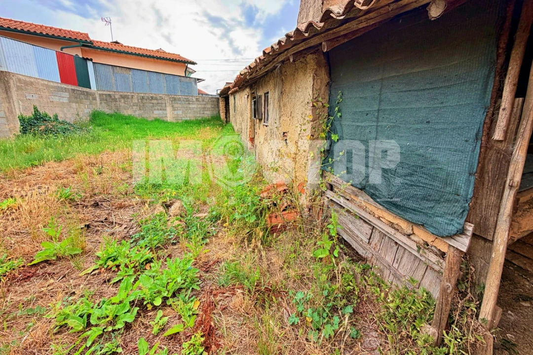 Moradia T1 para Venda em Alquerubim Foto 5