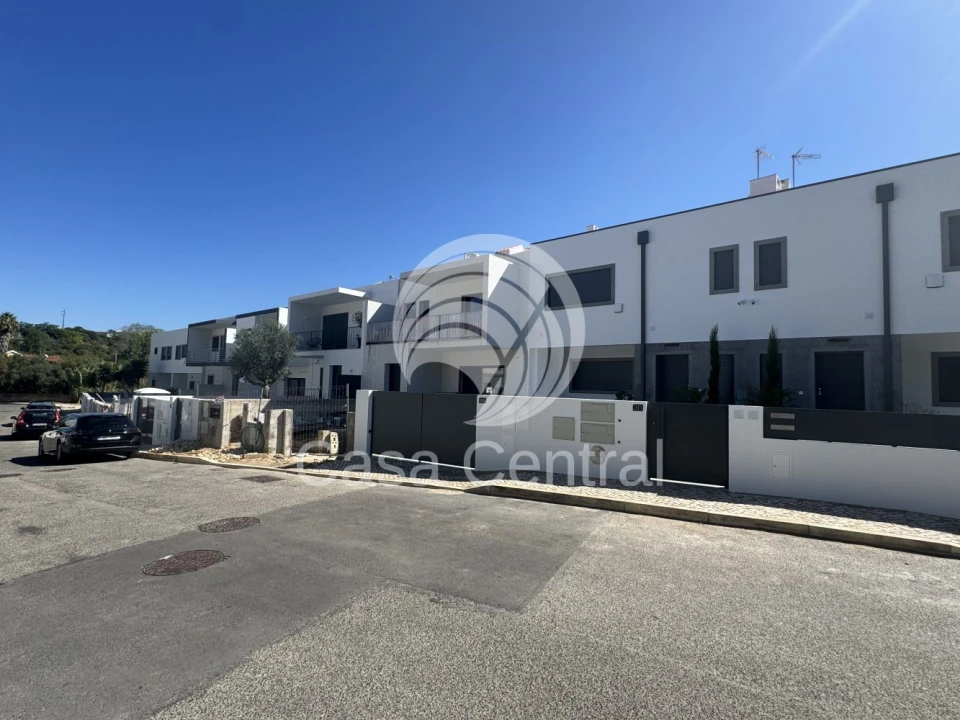 Moradia T3 para Venda em Alcabideche Foto 1