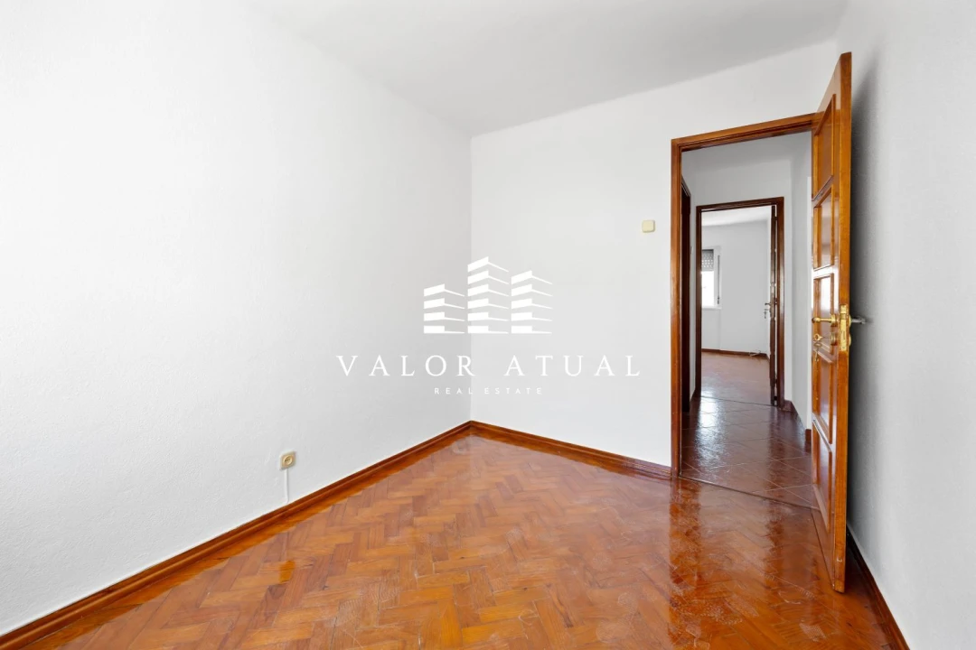 Apartamento T2 para Venda em Benfica Foto 13