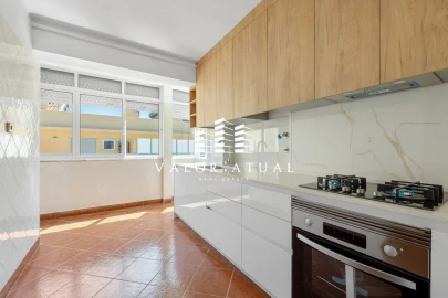 Apartamento T2 para Venda em Benfica