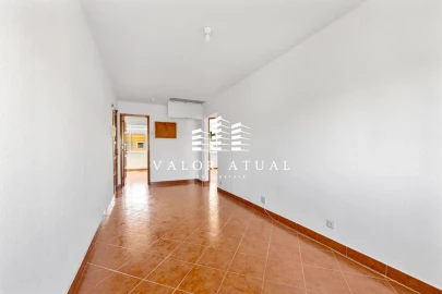 Apartamento T2 para Venda em Benfica