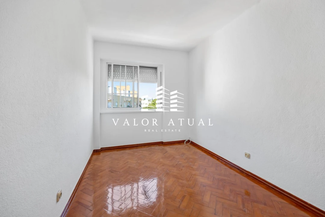 Apartamento T2 para Venda em Benfica Foto 18