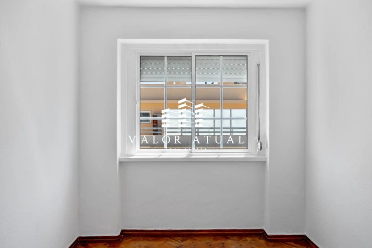 Apartamento T2 para Venda em Benfica Foto 14