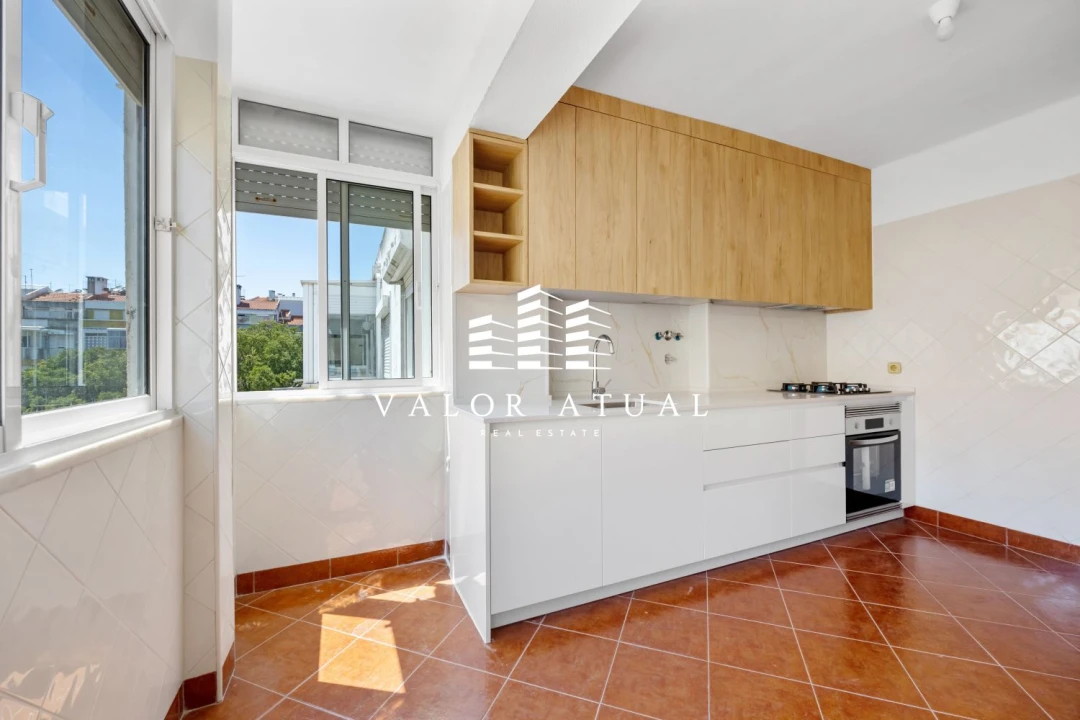 Apartamento T2 para Venda em Benfica Foto 1