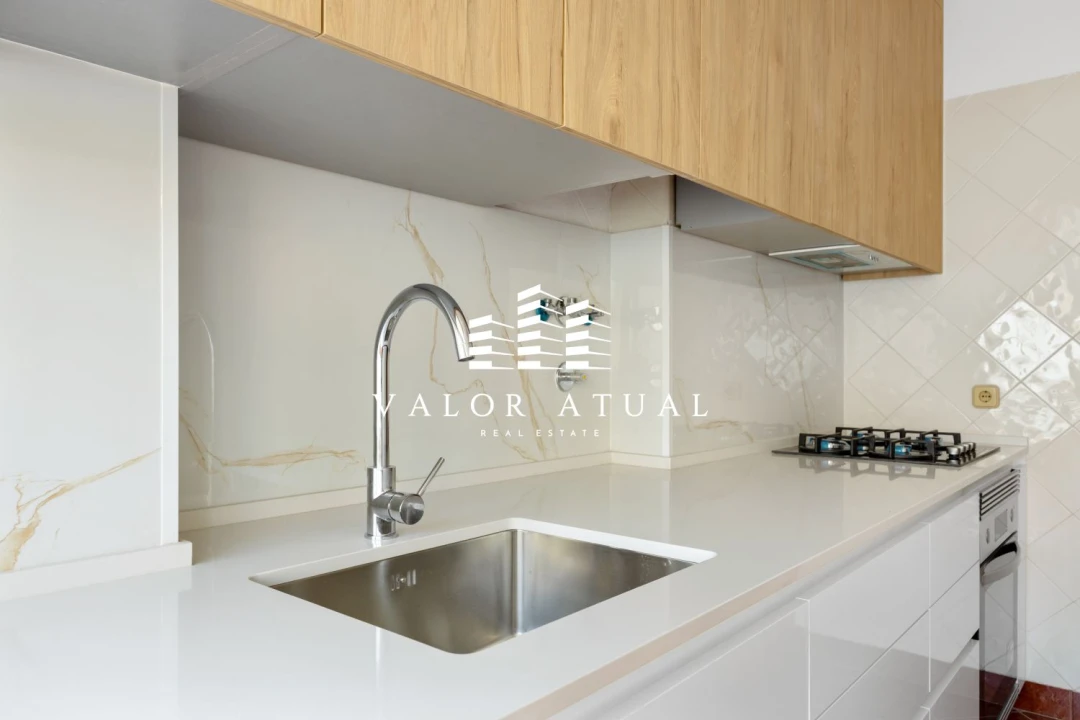 Apartamento T2 para Venda em Benfica Foto 5