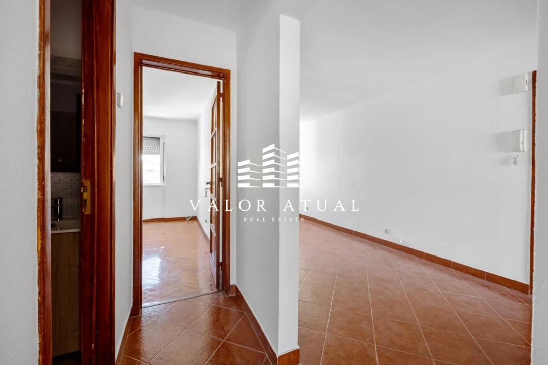 Apartamento T2 para Venda em Benfica Foto 15