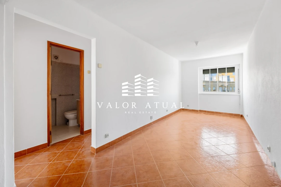 Apartamento T2 para Venda em Benfica Foto 7
