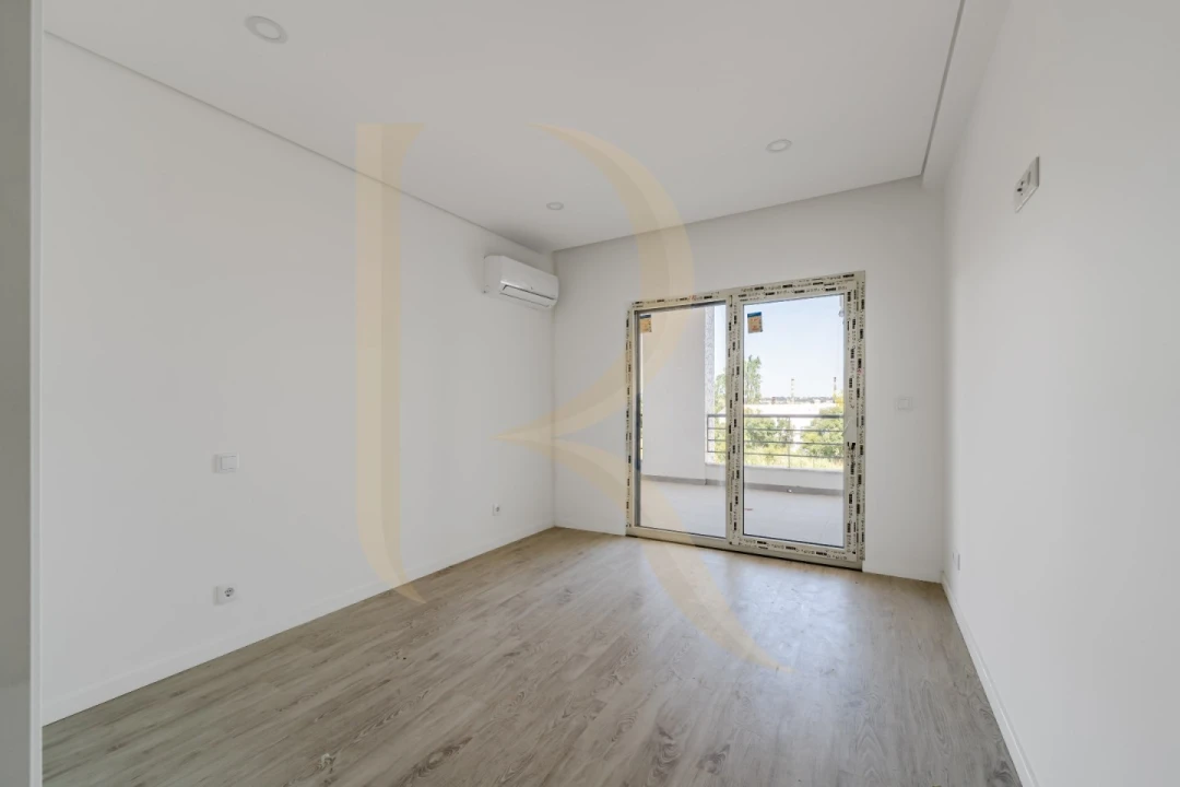 Apartamento T3 para Venda em Seixal, Arrentela e Aldeia de Paio Pires Foto 13