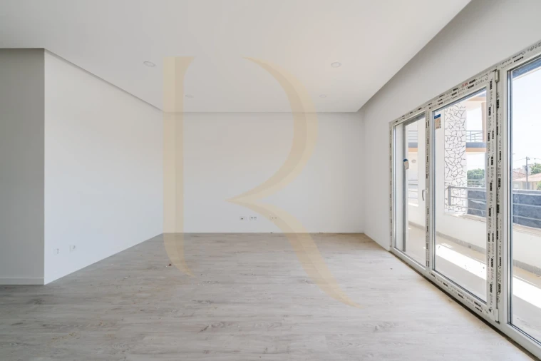 Apartamento T3 para Venda em Seixal, Arrentela e Aldeia de Paio Pires Foto 4