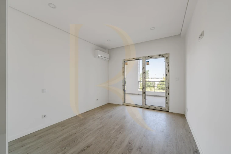 Apartamento T3 para Venda em Seixal, Arrentela e Aldeia de Paio Pires Foto 13