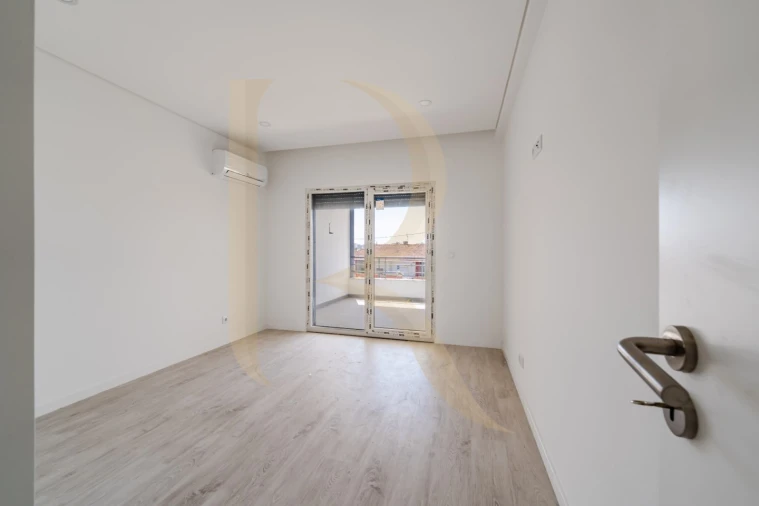 Apartamento T3 para Venda em Seixal, Arrentela e Aldeia de Paio Pires Foto 15