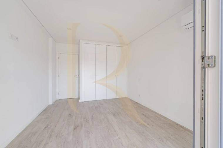 Apartamento T3 para Venda em Seixal, Arrentela e Aldeia de Paio Pires Foto 16