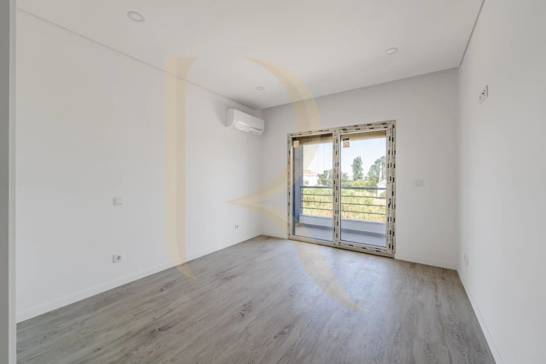 Apartamento T3 para Venda em Seixal, Arrentela e Aldeia de Paio Pires Foto 17