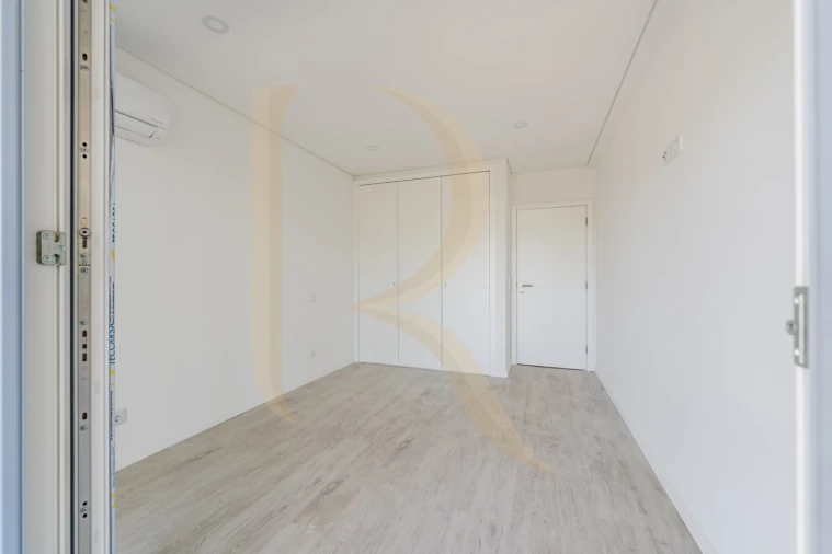 Apartamento T3 para Venda em Seixal, Arrentela e Aldeia de Paio Pires Foto 12
