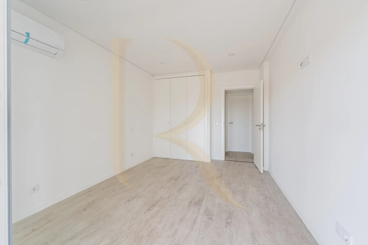 Apartamento T3 para Venda em Seixal, Arrentela e Aldeia de Paio Pires Foto 14