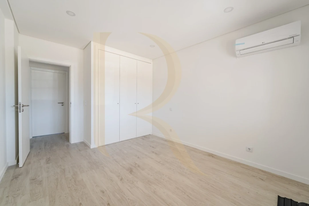 Apartamento T3 para Venda em Seixal, Arrentela e Aldeia de Paio Pires Foto 23