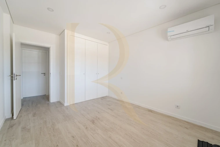 Apartamento T3 para Venda em Seixal, Arrentela e Aldeia de Paio Pires Foto 23