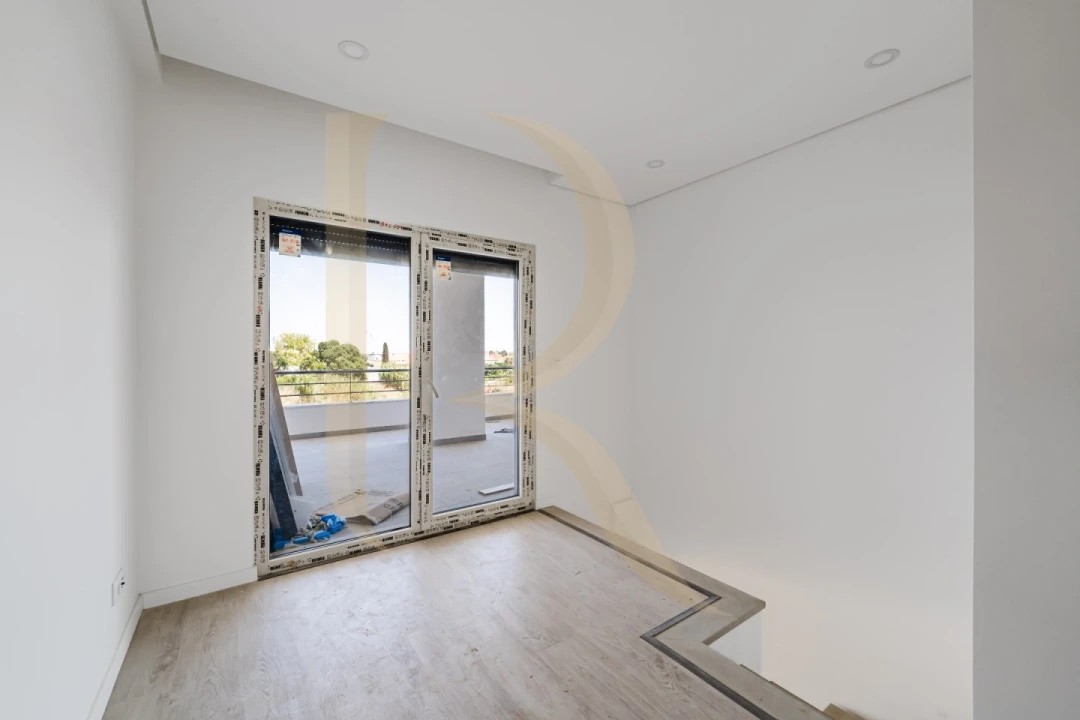 Apartamento T3 para Venda em Seixal, Arrentela e Aldeia de Paio Pires Foto 14