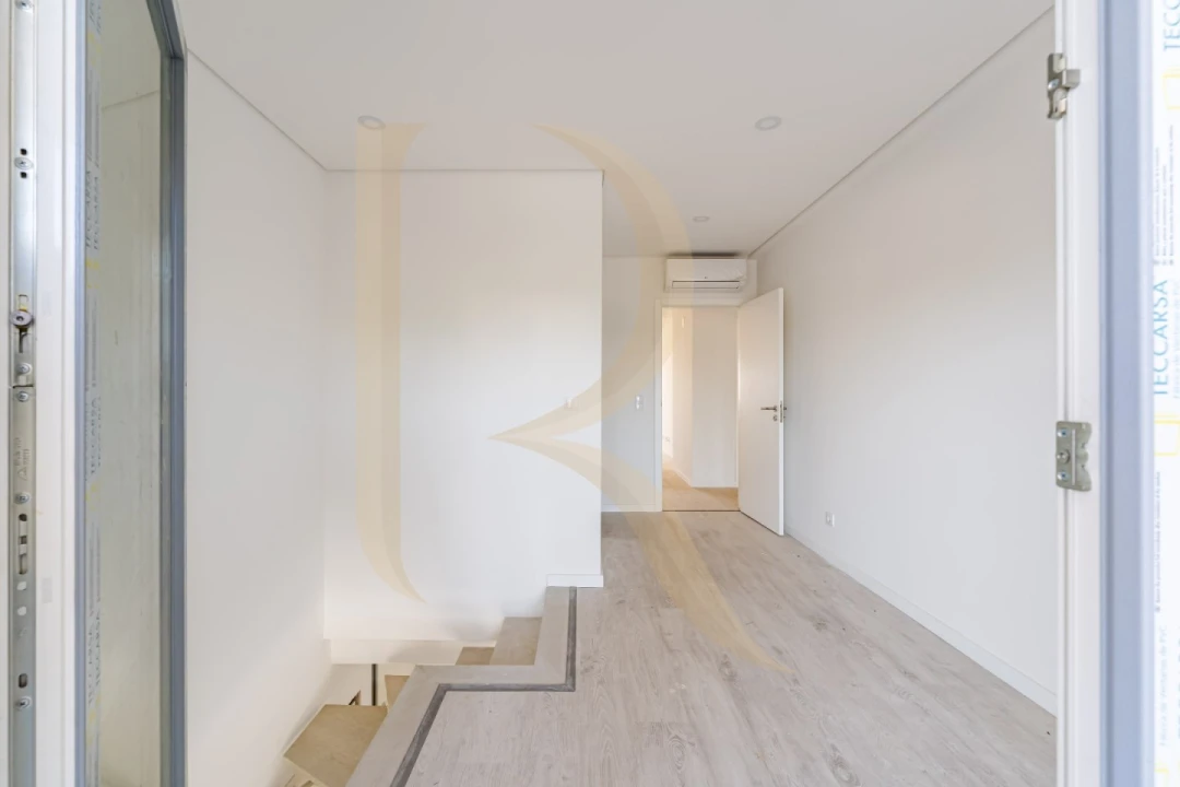 Apartamento T3 para Venda em Seixal, Arrentela e Aldeia de Paio Pires Foto 15