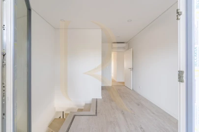 Apartamento T3 para Venda em Seixal, Arrentela e Aldeia de Paio Pires