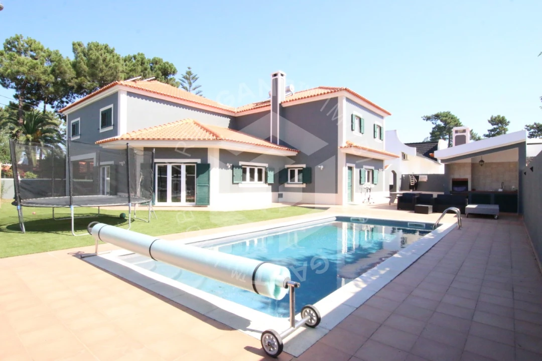 Moradia T5 para Venda em Amora Foto 1