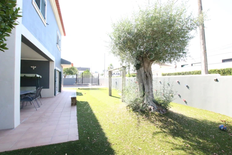 Moradia T5 para Venda em Amora Foto 82