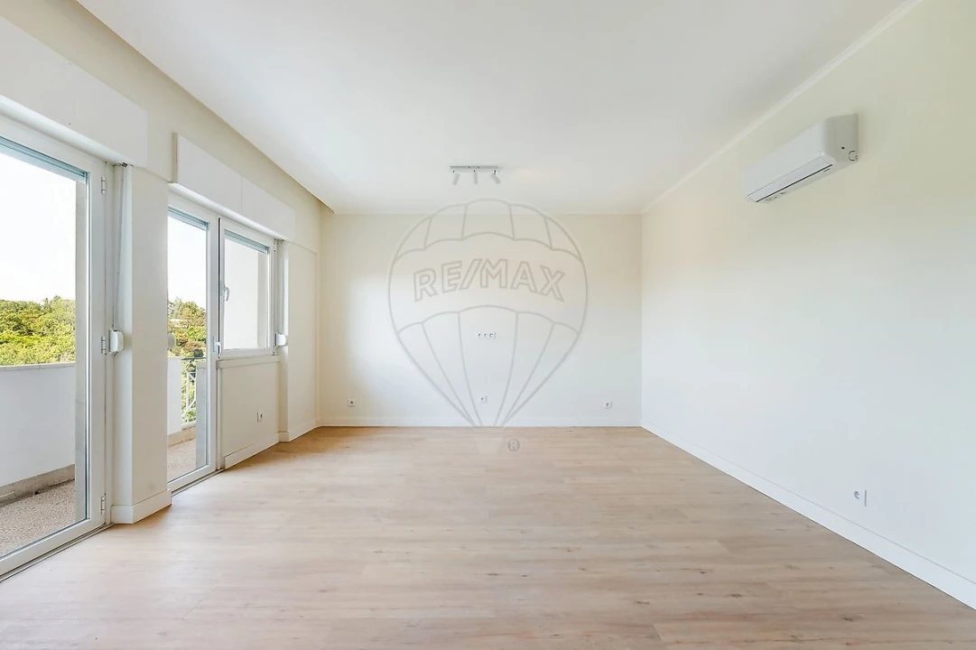 Apartamento T3 para Venda em Lumiar Foto 2