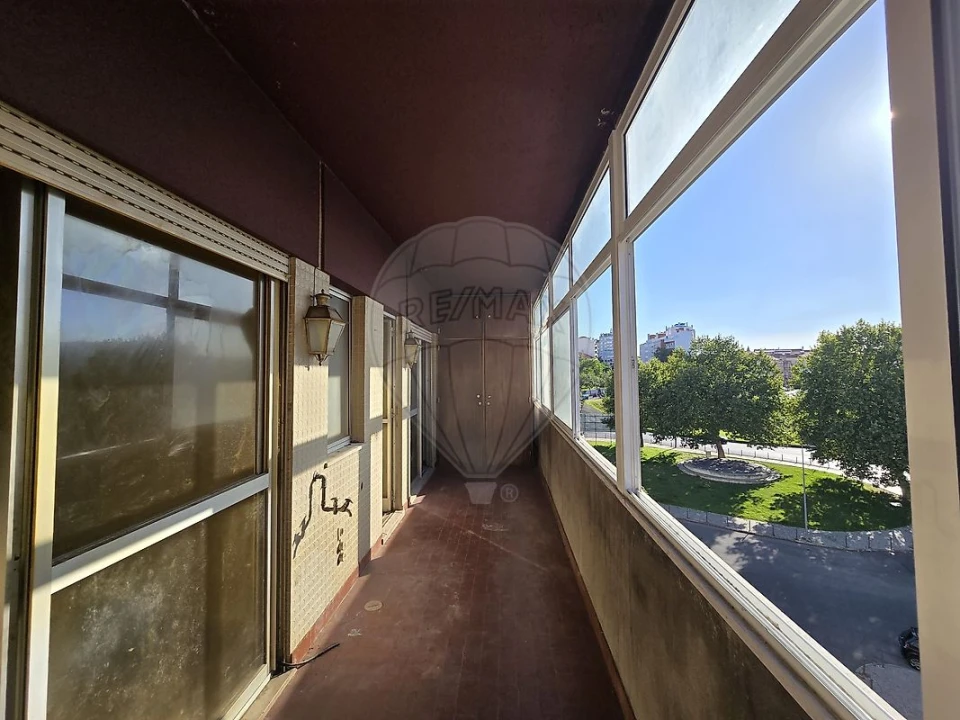 Apartamento T1 para Venda em Beato Foto 14