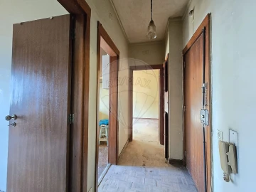 Apartamento T1 para Venda em Beato