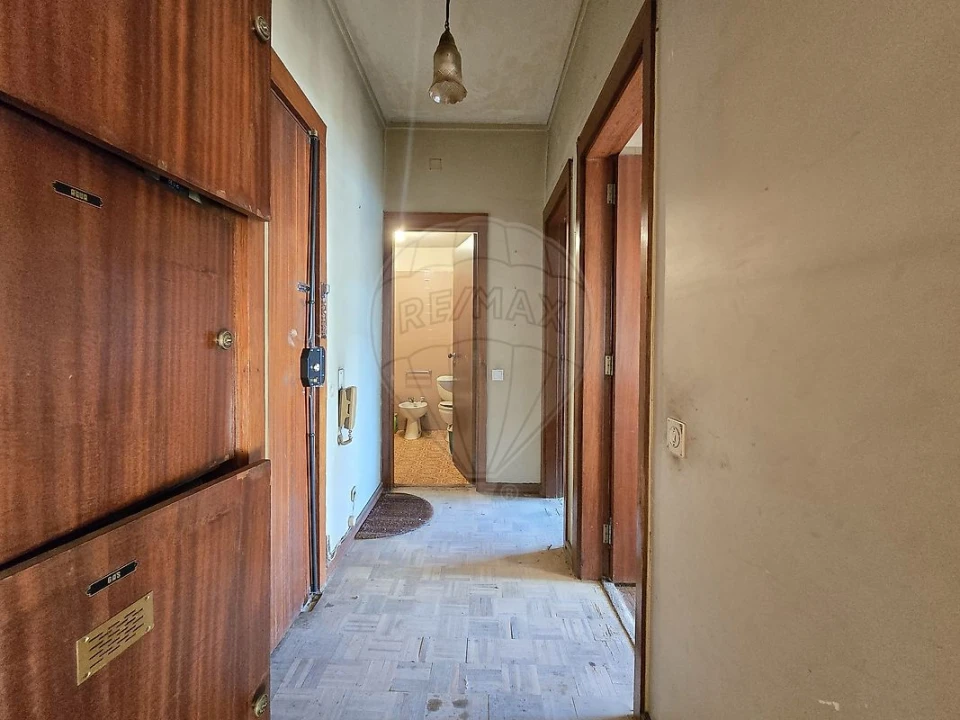 Apartamento T1 para Venda em Beato Foto 2