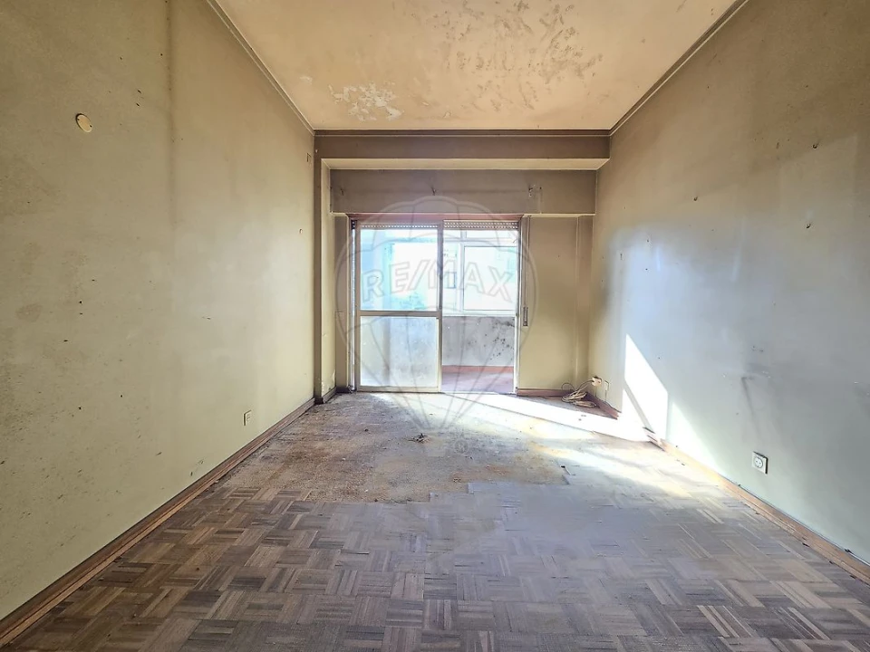 Apartamento T1 para Venda em Beato Foto 8