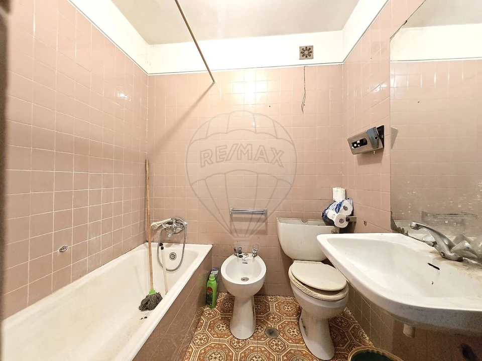 Apartamento T1 para Venda em Beato Foto 13