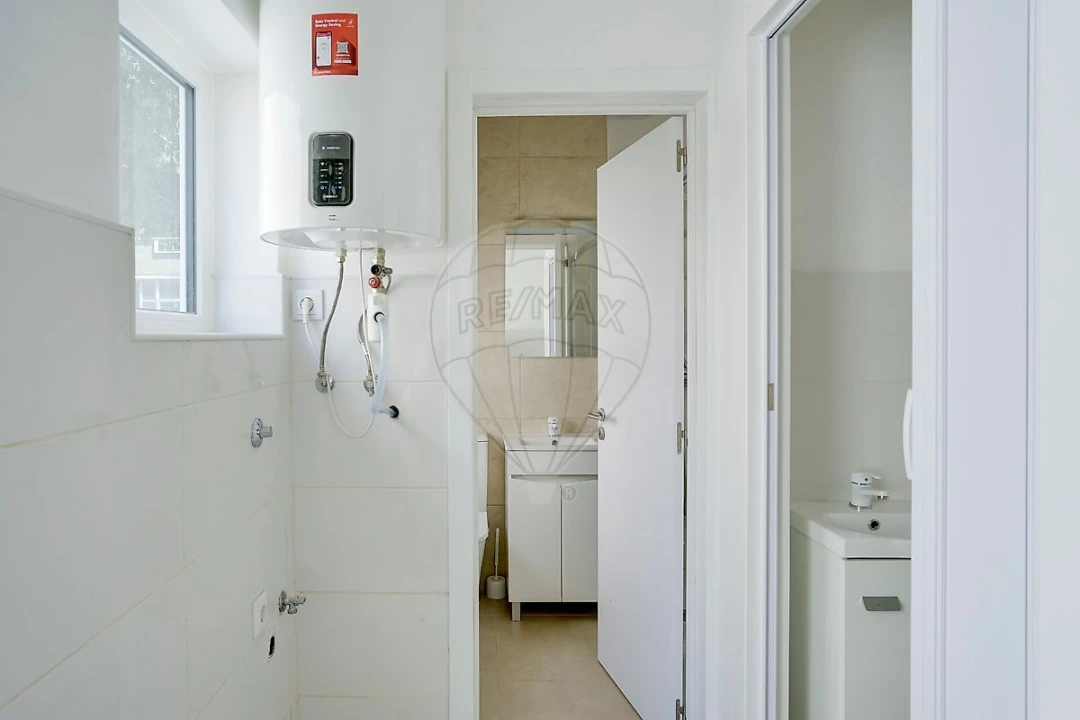 Apartamento T2 para Venda em Encosta do Sol Foto 1