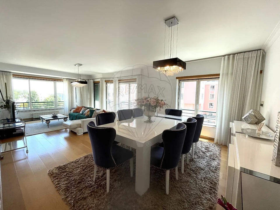 Apartamento T3 para Venda em Lumiar Foto 1