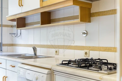 Apartamento T2 para Arrendamento em Campo de Ourique