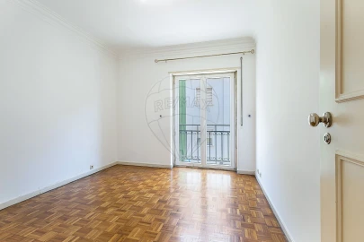 Apartamento T2 para Arrendamento em Campo de Ourique