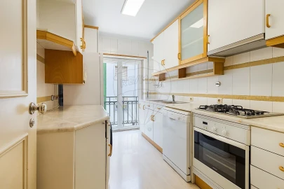 Apartamento T2 para Arrendamento em Campo de Ourique