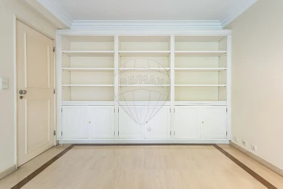 Apartamento T2 para Arrendamento em Campo de Ourique