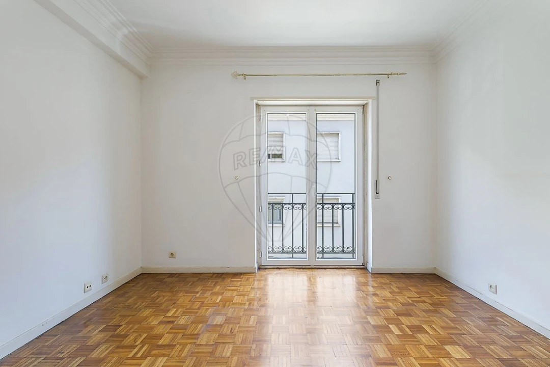 Apartamento T2 para Arrendamento em Campo de Ourique Foto 19