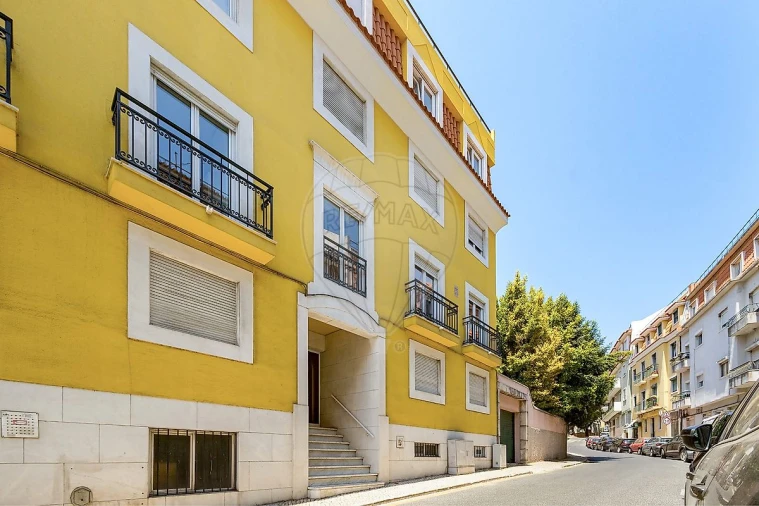 Apartamento T2 para Arrendamento em Campo de Ourique Foto 5